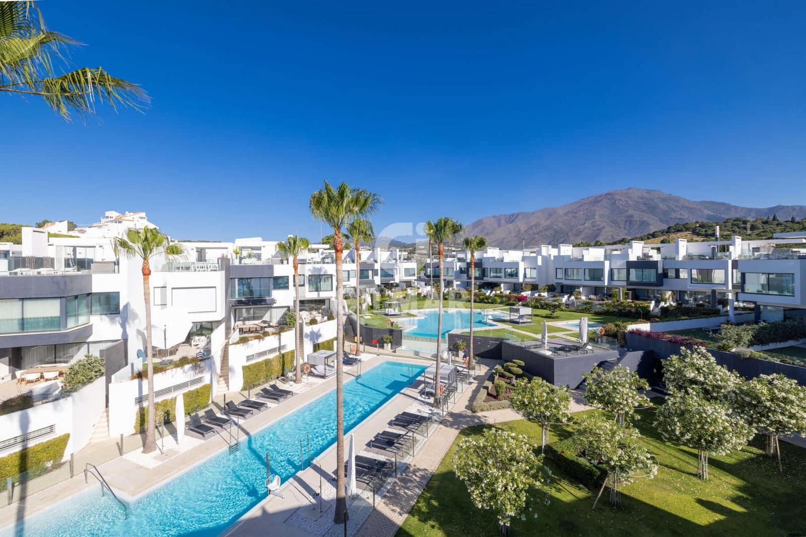 4 camera da letto Villetta Bifamiliare in vendita in Estepona con piscina garage - 3.690.000 € (Rif: 9922889)