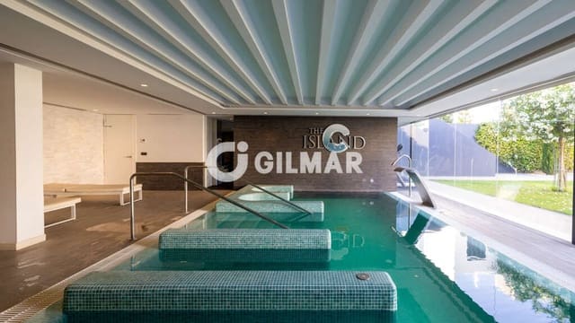 4 soveværelse Semi-Rækkehus til salg i Guadalobón, Estepona med swimmingpool garage - € 3.690.000 (Ref: 9922889)
