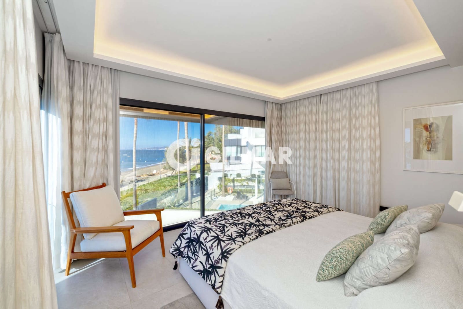 4 bedroom Semi-detached Villa for sale in Estepona with pool garage - € 3,690,000 (Ref: 9922889)