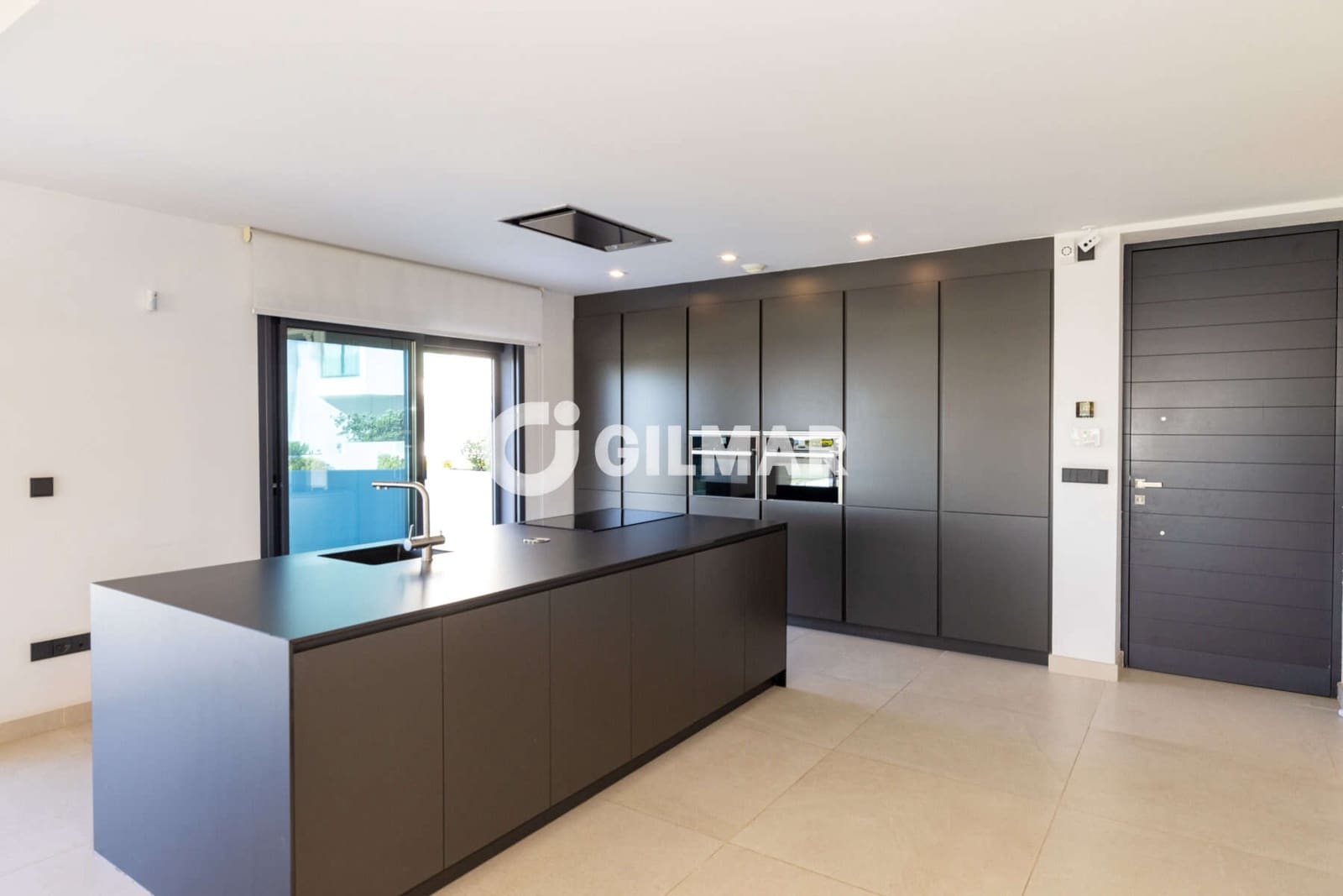 4 bedroom Semi-detached Villa for sale in Estepona with pool garage - € 3,690,000 (Ref: 9922889)