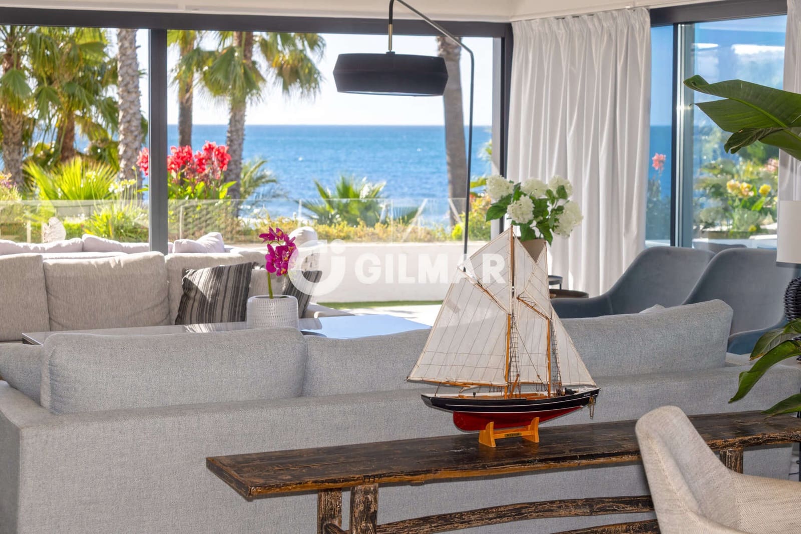4 bedroom Semi-detached Villa for sale in Estepona with pool garage - € 3,690,000 (Ref: 9922889)