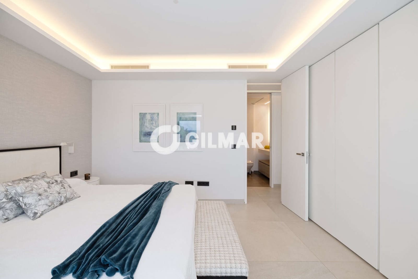4 bedroom Semi-detached Villa for sale in Estepona with pool garage - € 3,690,000 (Ref: 9922889)