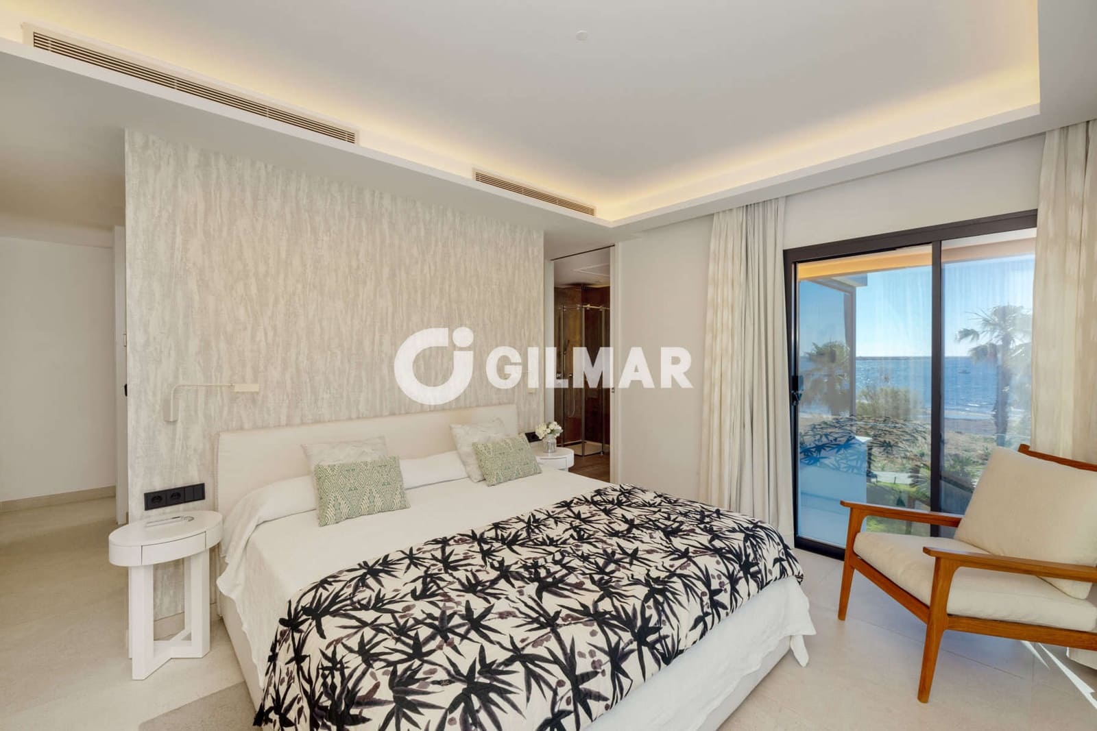 4 bedroom Semi-detached Villa for sale in Estepona with pool garage - € 3,690,000 (Ref: 9922889)