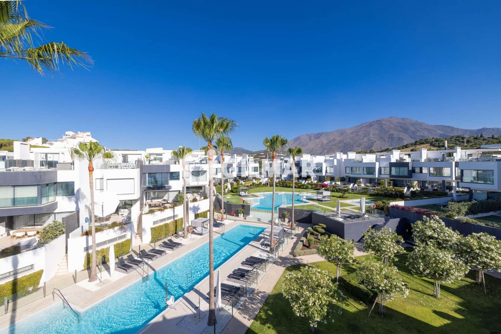 4 bedroom Semi-detached Villa for sale in Estepona with pool garage - € 3,690,000 (Ref: 9922889)