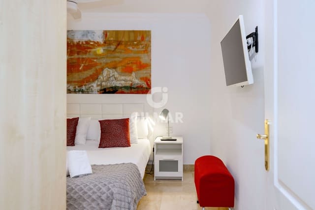 1 bedroom Flat for sale in Puerto Banus, Marbella with pool - € 260,000 (Ref: 9932414)