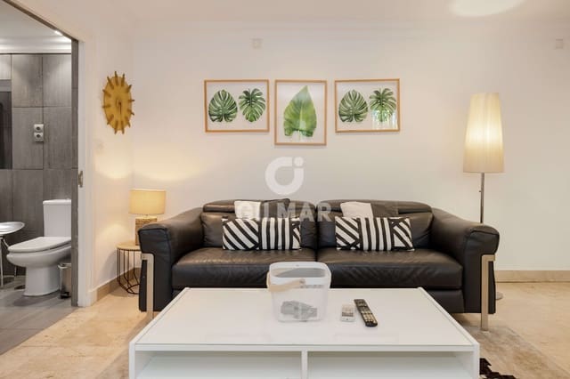 1 bedroom Flat for sale in Puerto Banus, Marbella with pool - € 260,000 (Ref: 9932414)