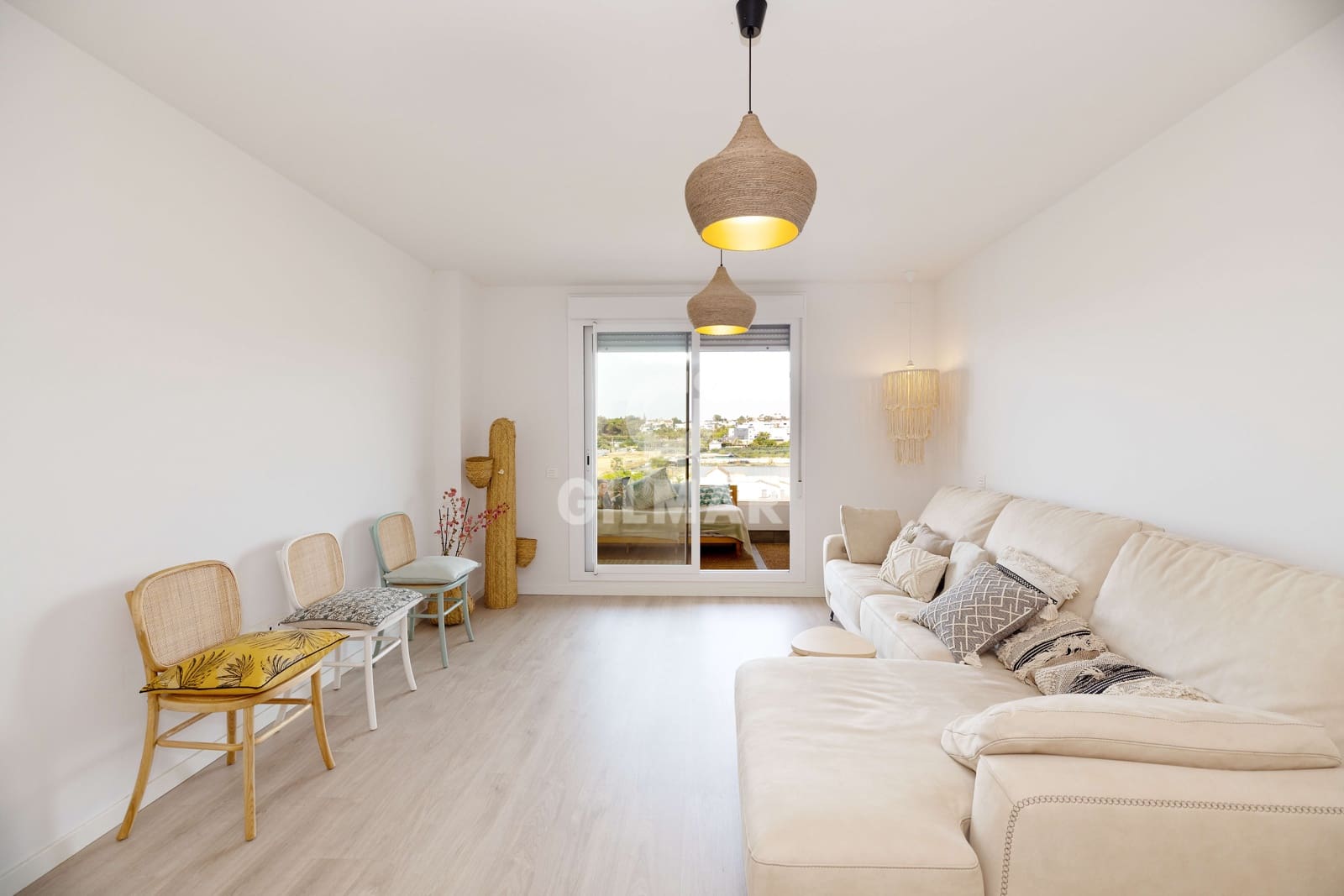 3 soverom Leilighet til salgs i Nueva Andalucia med svømmebasseng garasje - € 495 000 (Ref: 9932418)