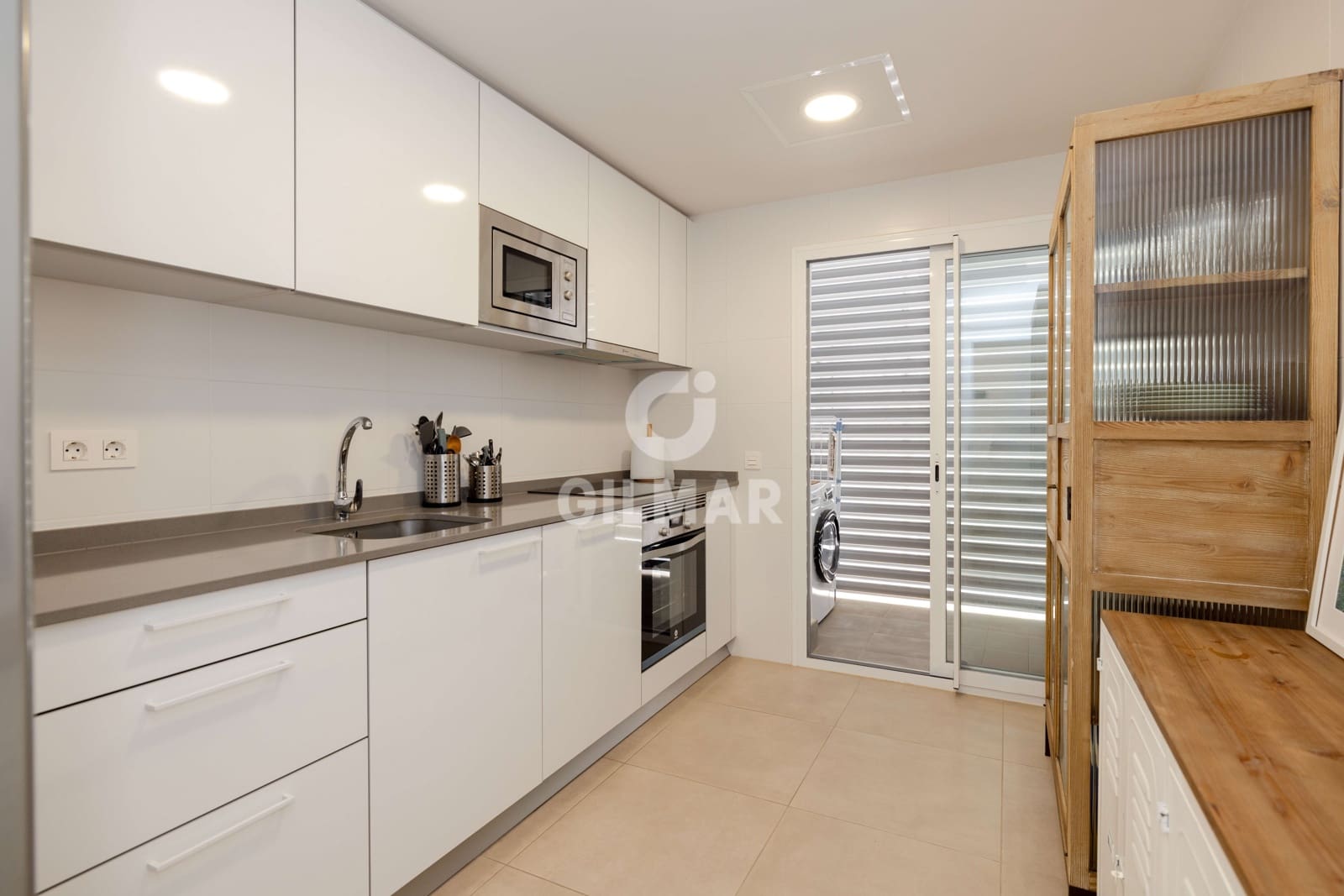 3 soverom Leilighet til salgs i Nueva Andalucia med svømmebasseng garasje - € 495 000 (Ref: 9932418)