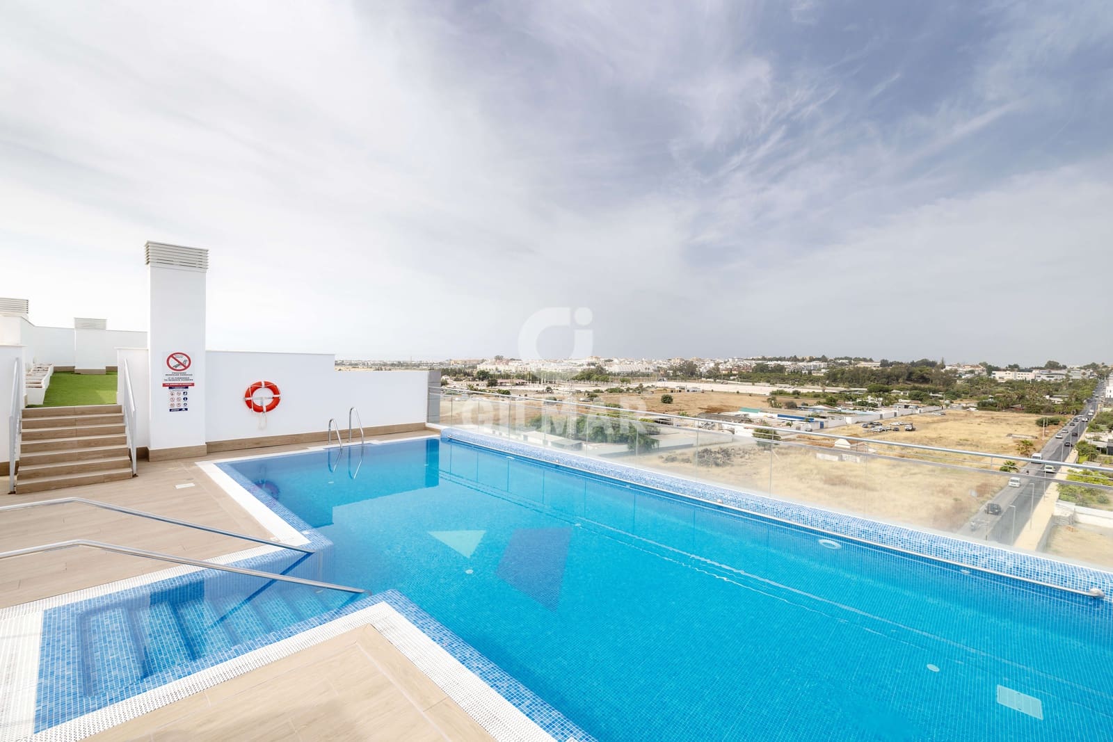 3 soverom Leilighet til salgs i Nueva Andalucia med svømmebasseng garasje - € 495 000 (Ref: 9932418)