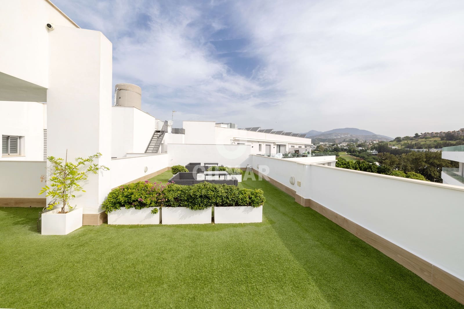 3 soverom Leilighet til salgs i Nueva Andalucia med svømmebasseng garasje - € 495 000 (Ref: 9932418)