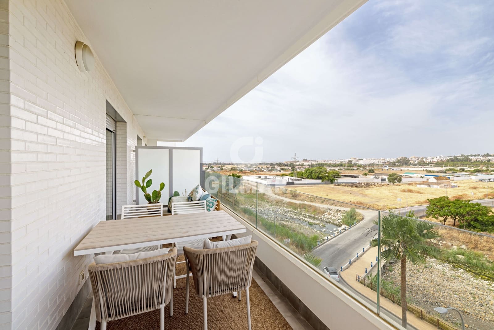 3 soverom Leilighet til salgs i Nueva Andalucia med svømmebasseng garasje - € 495 000 (Ref: 9932418)