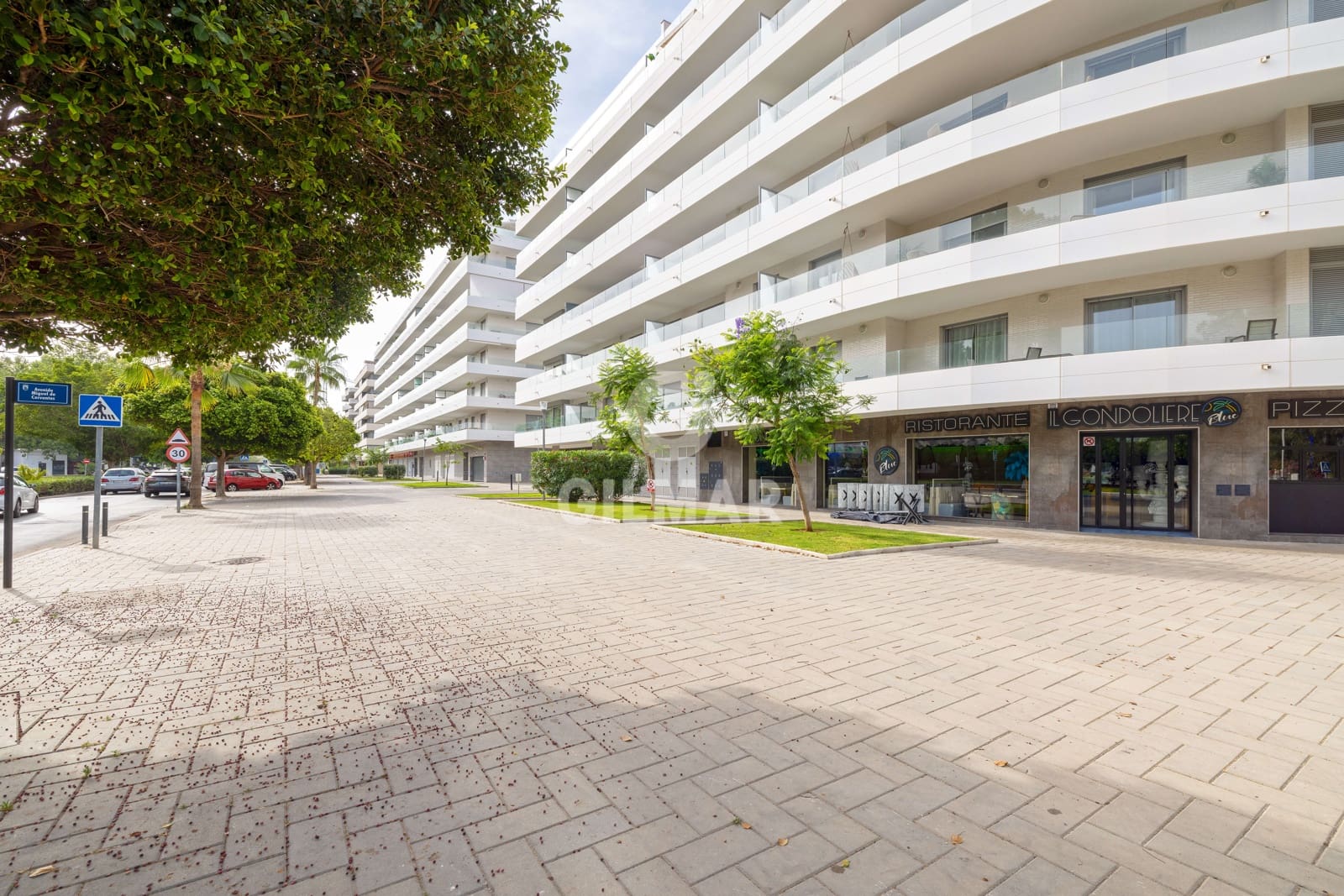 3 soverom Leilighet til salgs i Nueva Andalucia med svømmebasseng garasje - € 495 000 (Ref: 9932418)