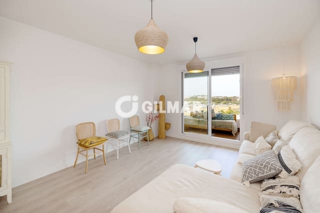 Piso de 3 habitaciones en Nueva Andalucia, Marbella en venta con piscina garaje - 465.000 € (Ref: 9932418)