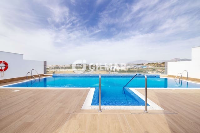 Piso de 3 habitaciones en Nueva Andalucia, Marbella en venta con piscina garaje - 465.000 € (Ref: 9932418)