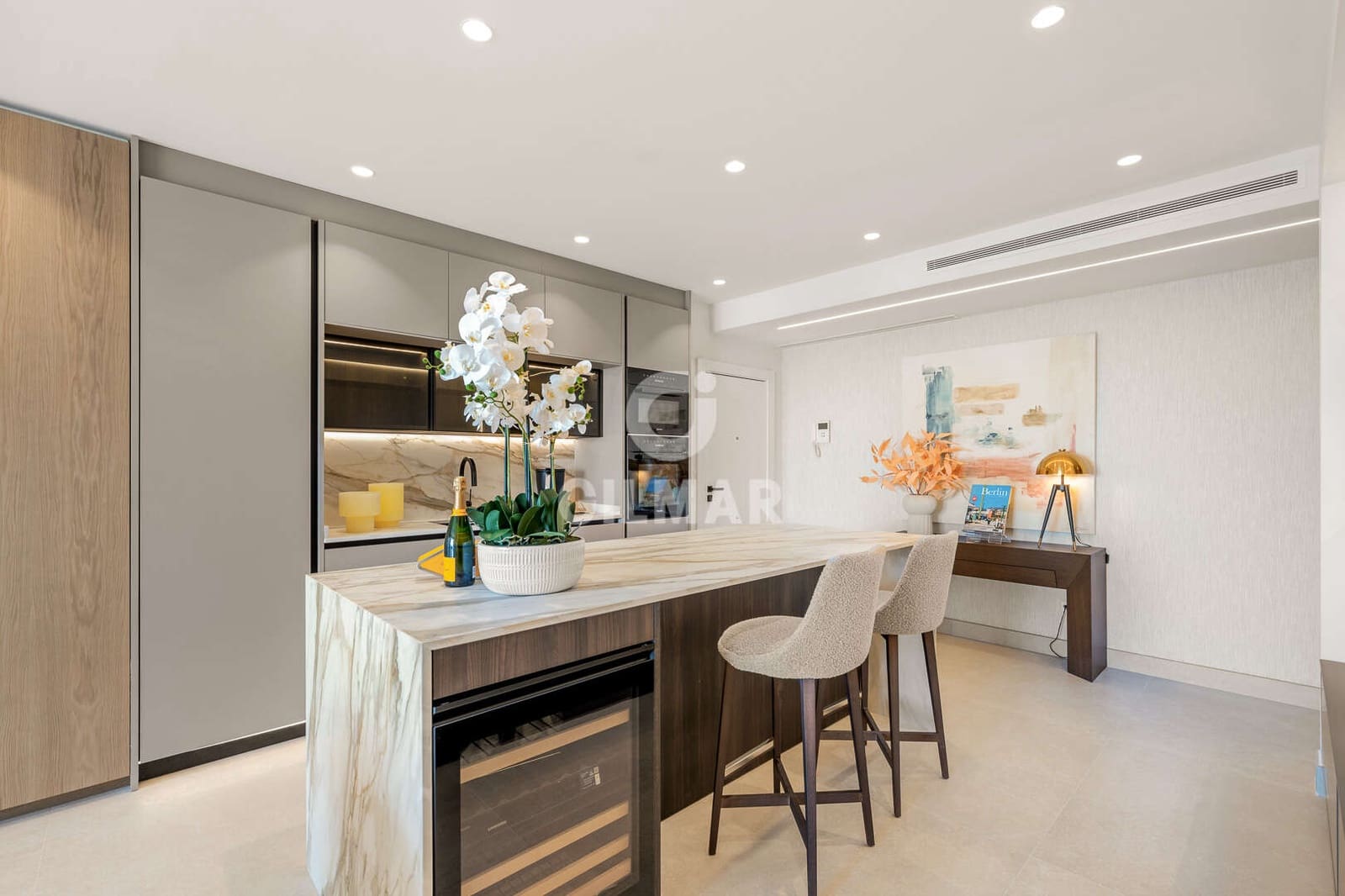 3 Zimmer Wohnung zu verkaufen in Estepona mit Pool Garage - 1.995.000 € (Ref: 9932419)