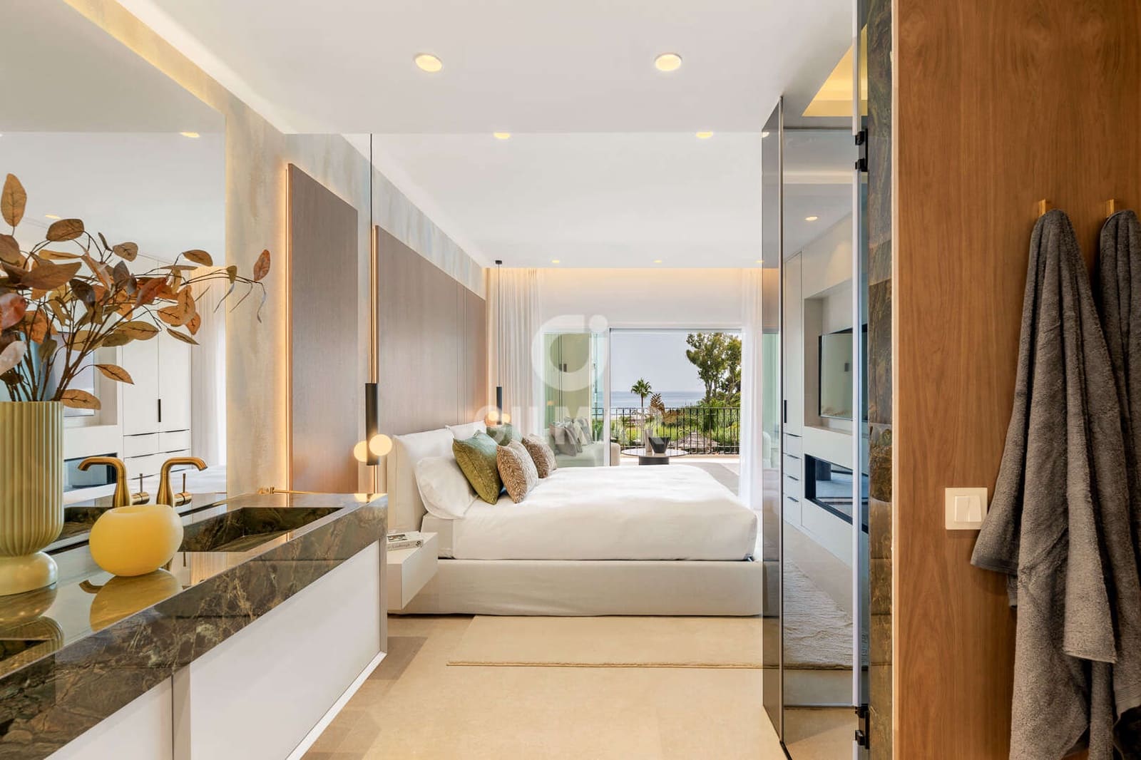 3 Zimmer Wohnung zu verkaufen in Estepona mit Pool Garage - 1.995.000 € (Ref: 9932419)