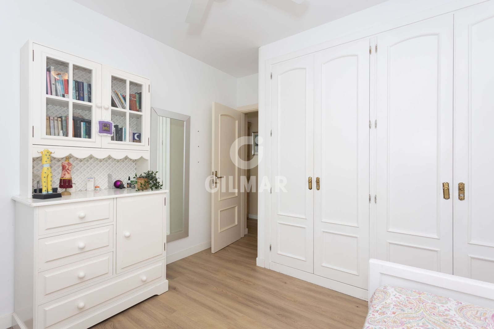 5 makuuhuone Rivitalo myytävänä paikassa Majadahonda mukana uima-altaan - 1 490 000 € (Ref: 9935138)