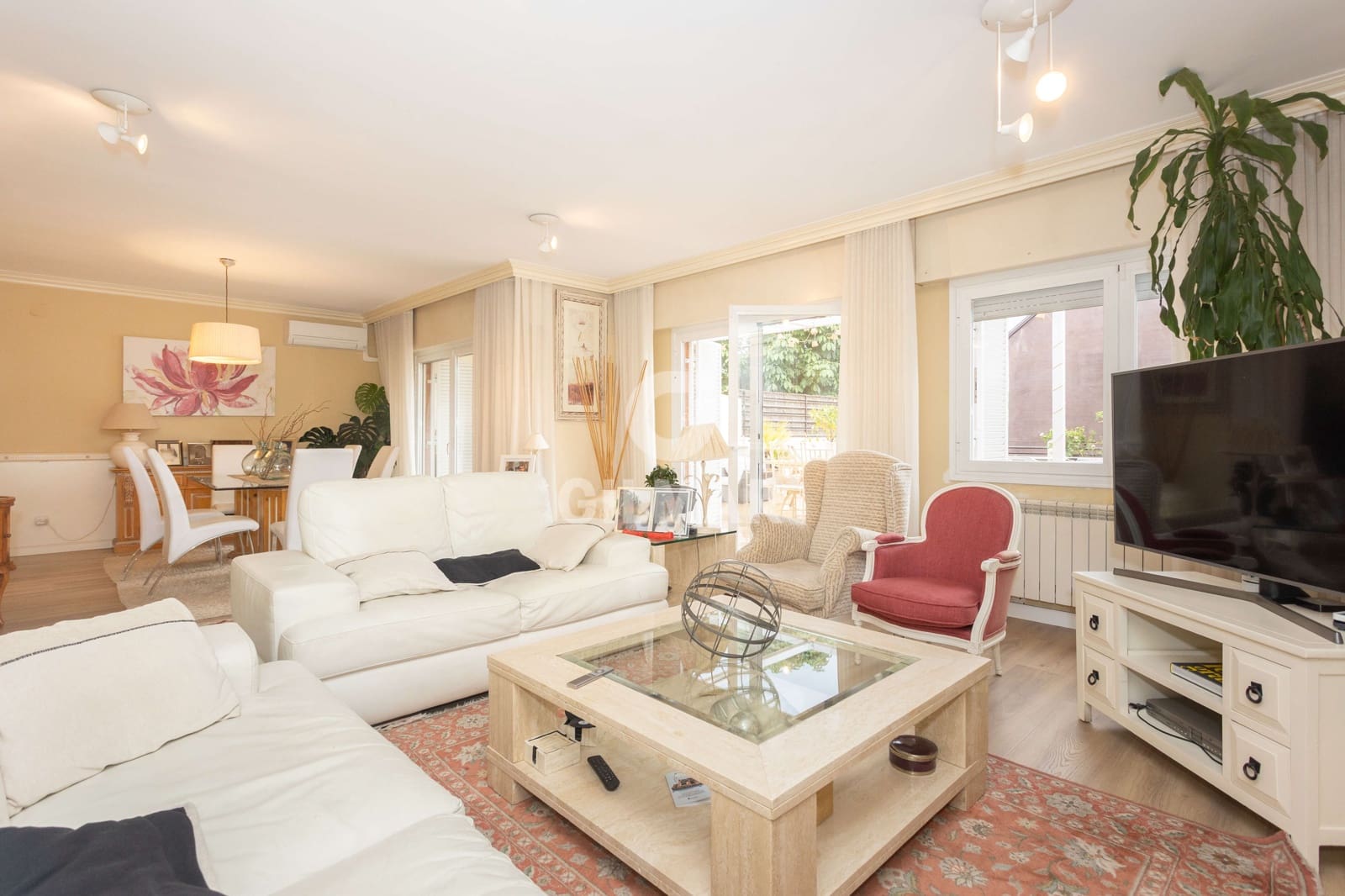 5 makuuhuone Rivitalo myytävänä paikassa Majadahonda mukana uima-altaan - 1 490 000 € (Ref: 9935138)