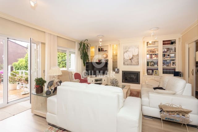 Adosado de 5 habitaciones en Majadahonda en venta con piscina - 1.490.000 € (Ref: 9935138)