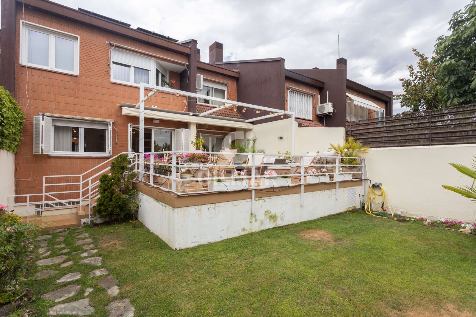 5 makuuhuone Rivitalo myytävänä paikassa Majadahonda mukana uima-altaan - 1 490 000 € (Ref: 9935138)
