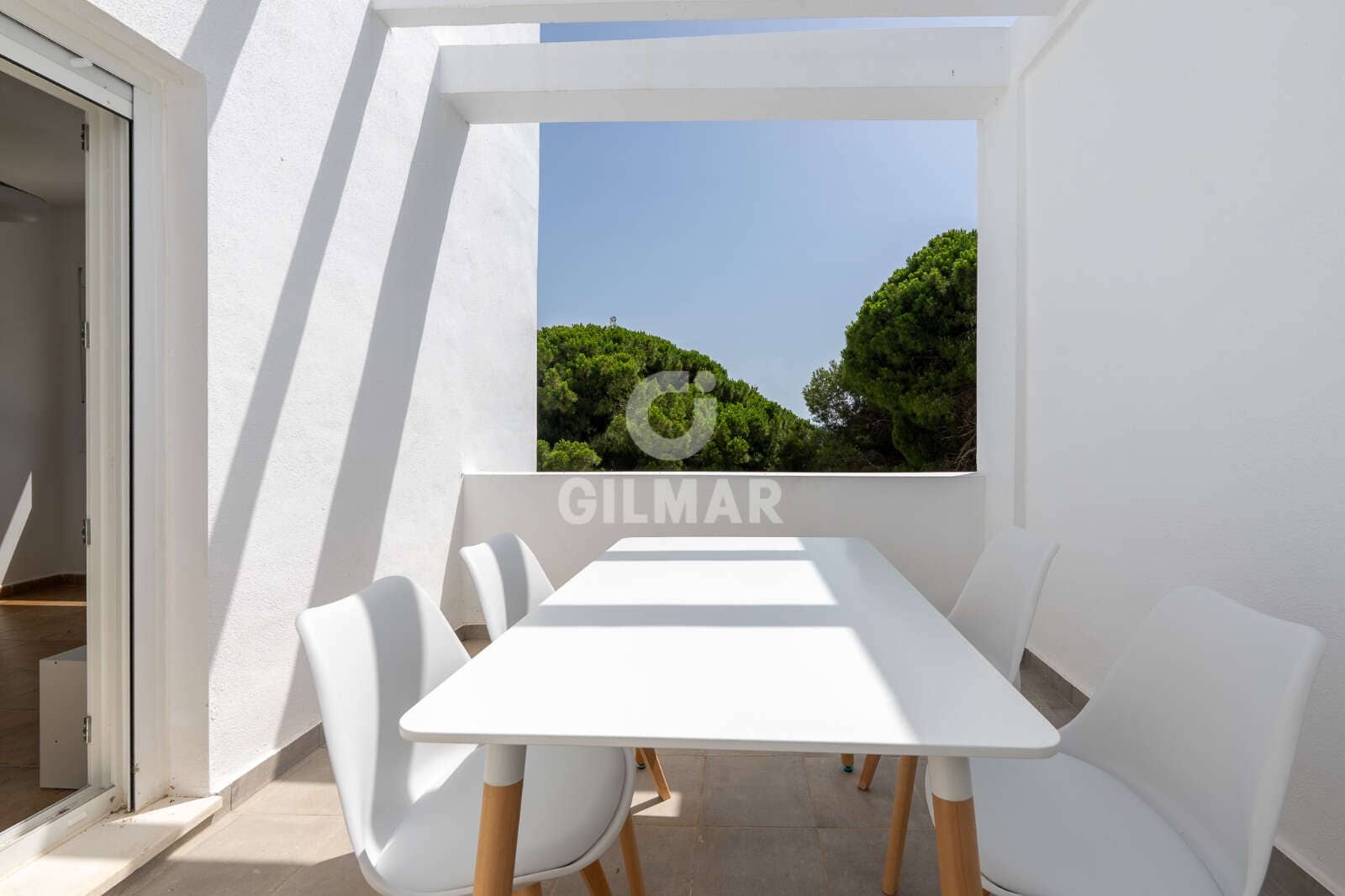 2 slaapkamer Flat te koop in Los Canos de Meca met zwembad garage - € 330.000 (Ref: 9935300)