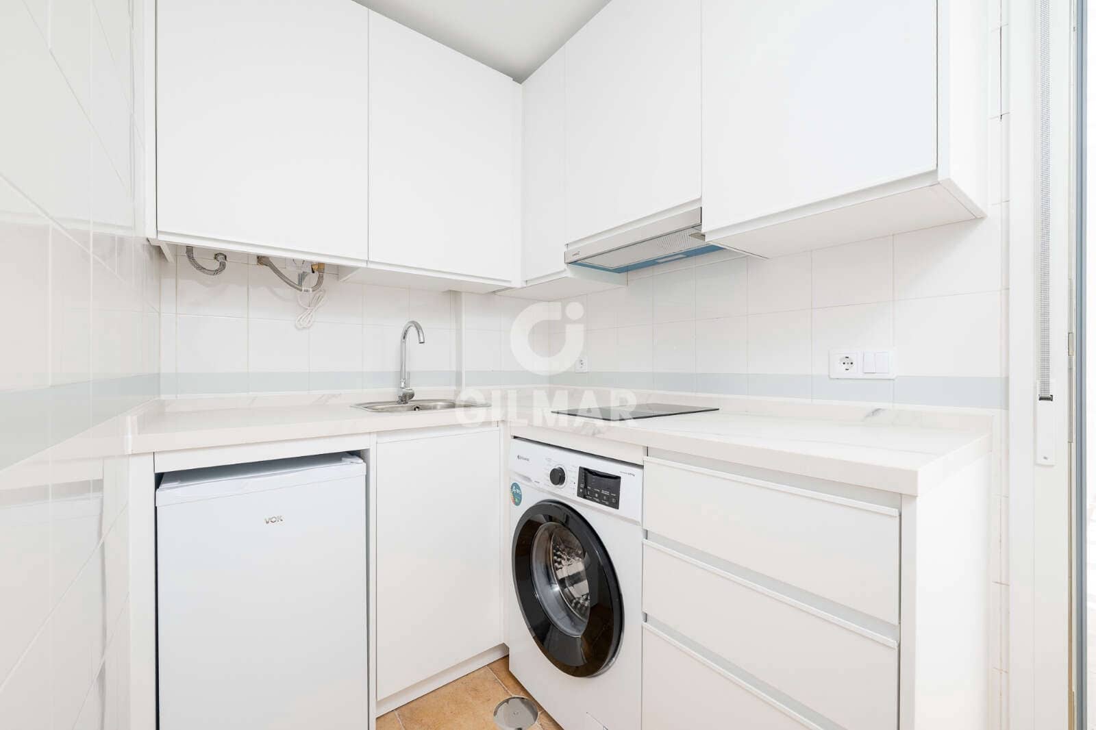2 slaapkamer Flat te koop in Los Canos de Meca met zwembad garage - € 330.000 (Ref: 9935300)