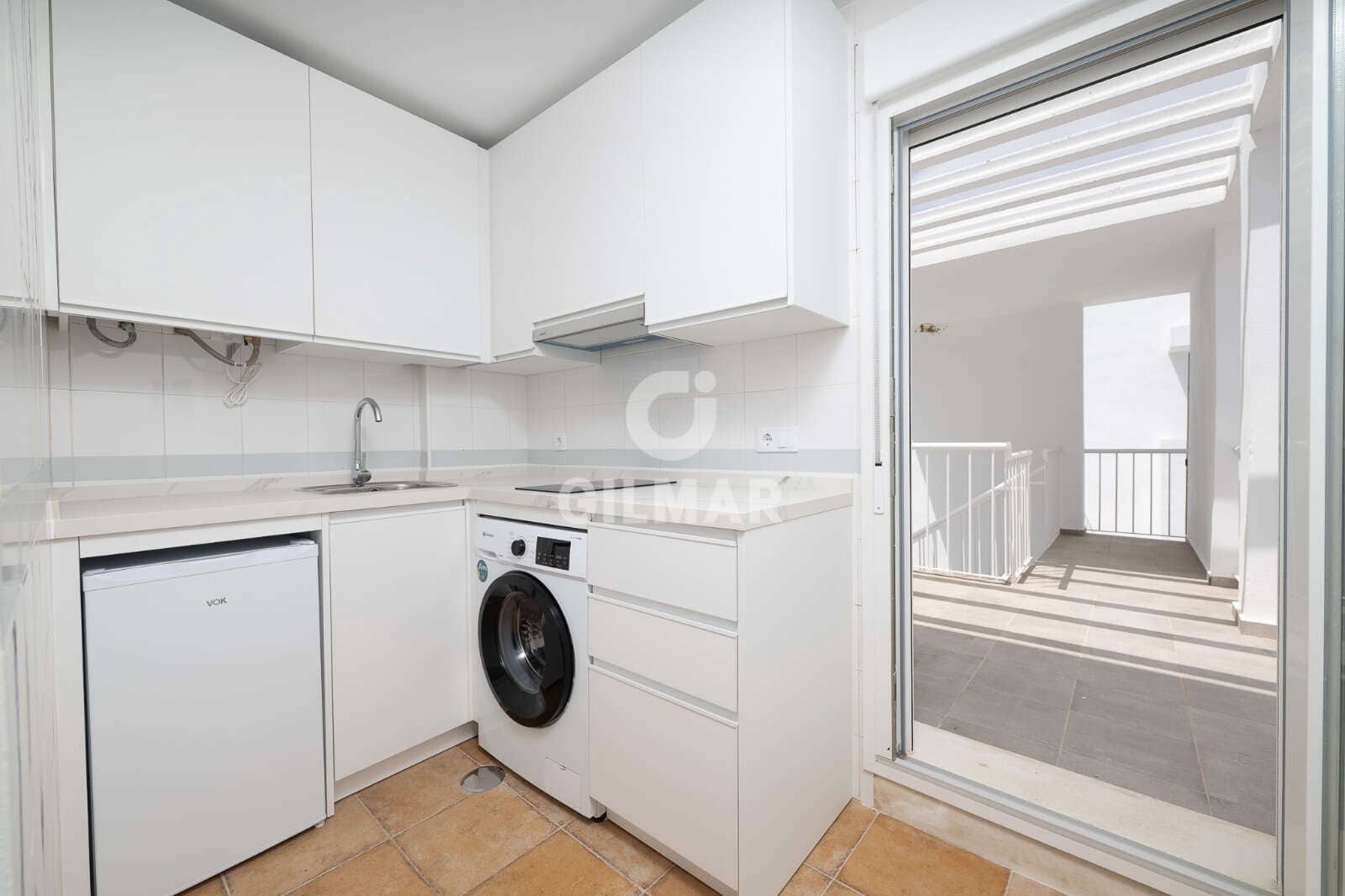 2 slaapkamer Flat te koop in Los Canos de Meca met zwembad garage - € 330.000 (Ref: 9935300)