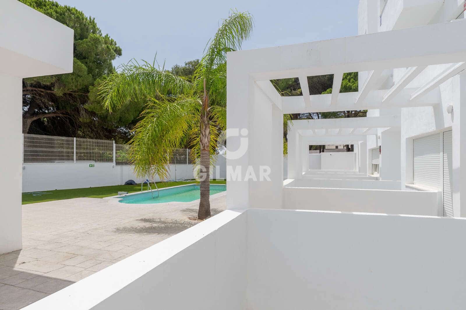 2 slaapkamer Flat te koop in Los Canos de Meca met zwembad garage - € 330.000 (Ref: 9935300)