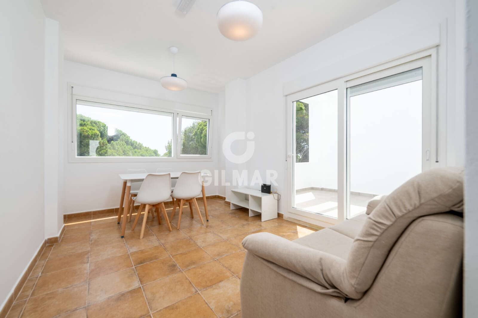 2 slaapkamer Flat te koop in Los Canos de Meca met zwembad garage - € 330.000 (Ref: 9935300)