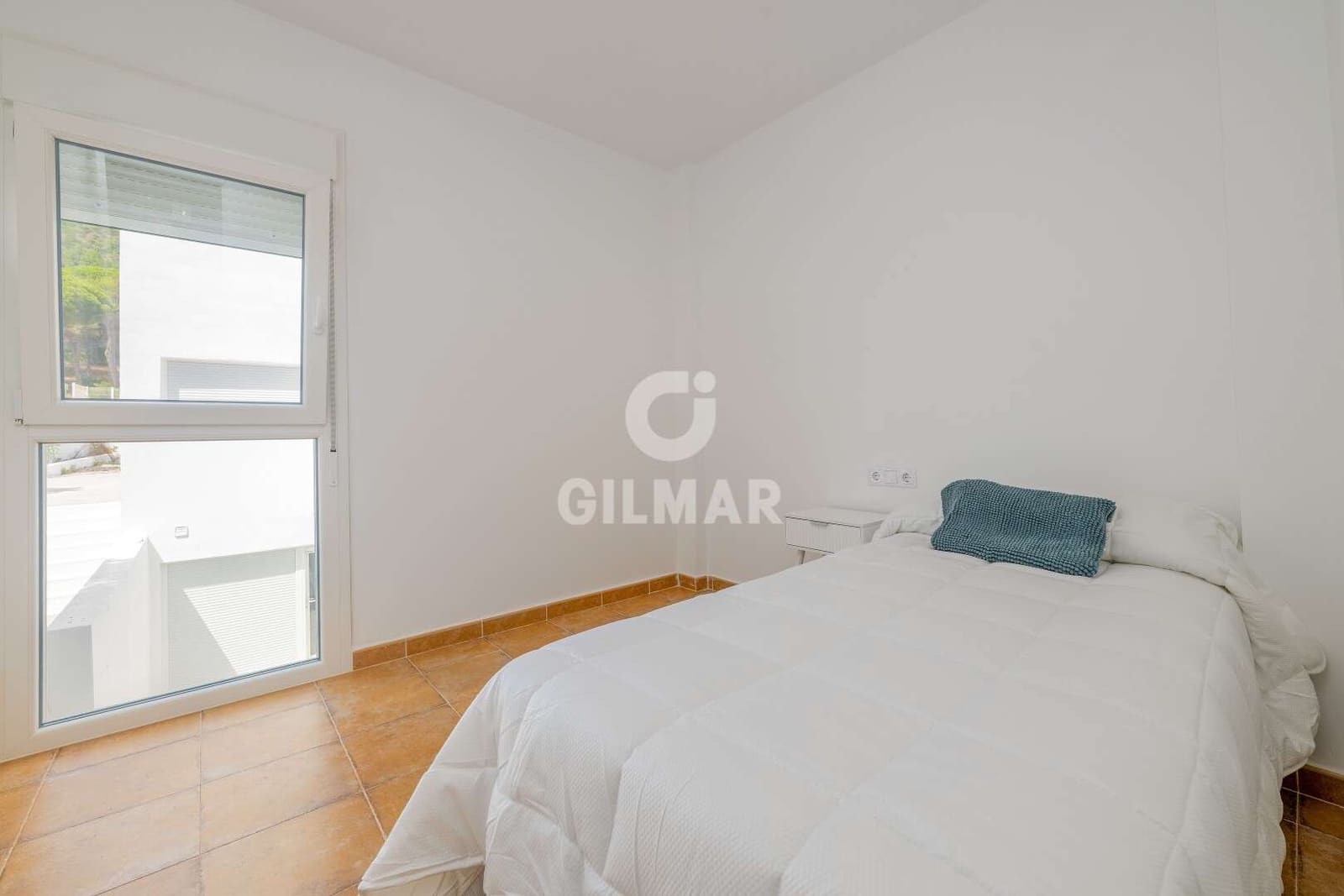 2 bedroom Flat for sale in Los Canos de Meca with pool garage - € 330,000 (Ref: 9935300)
