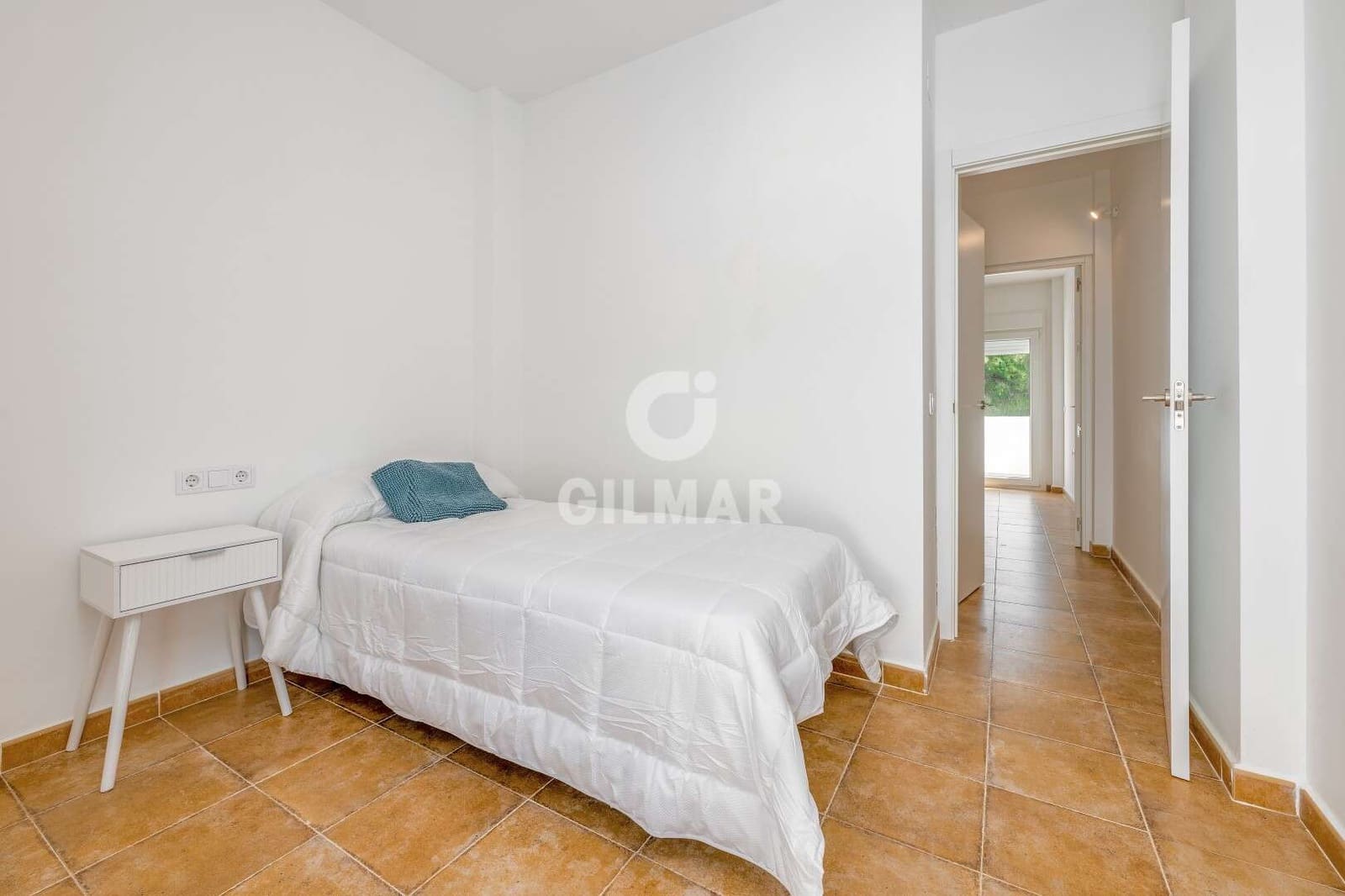 2 bedroom Flat for sale in Los Canos de Meca with pool garage - € 330,000 (Ref: 9935300)