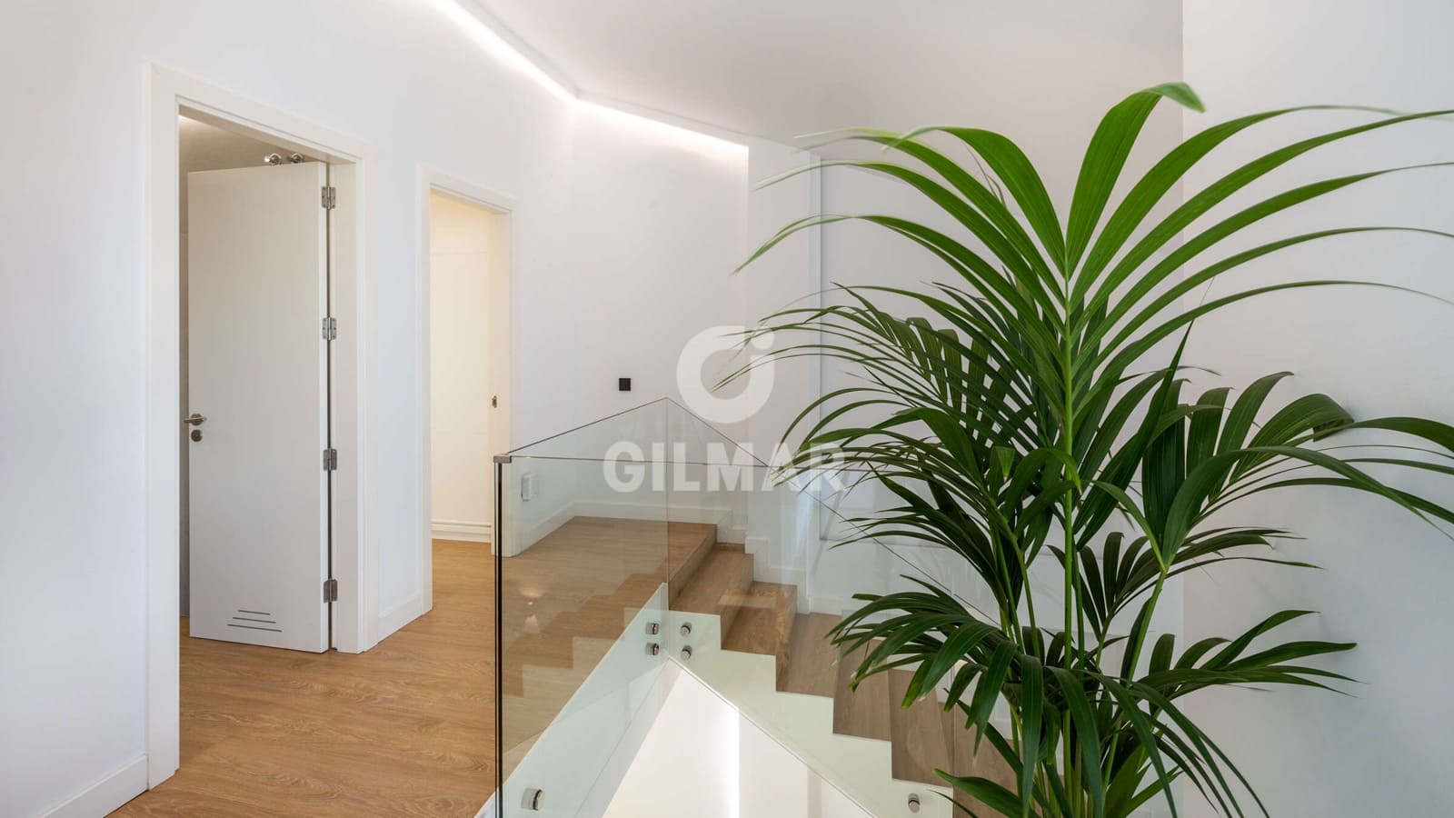 2 bedroom Penthouse for sale in Las Palmas de Gran Canaria - € 887,000 (Ref: 9936875)