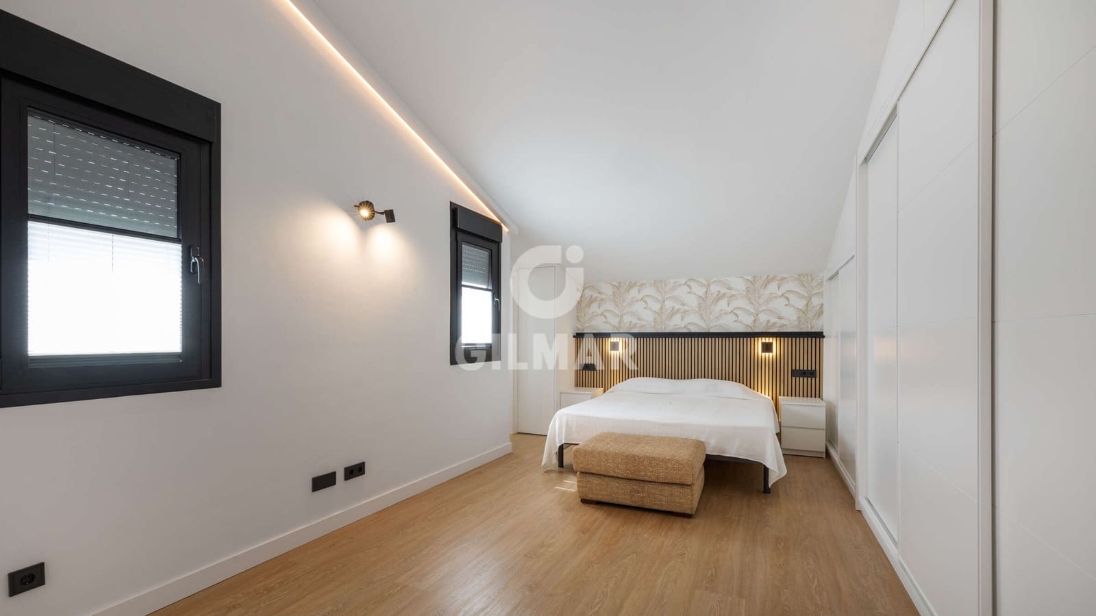 2 bedroom Penthouse for sale in Las Palmas de Gran Canaria - € 887,000 (Ref: 9936875)