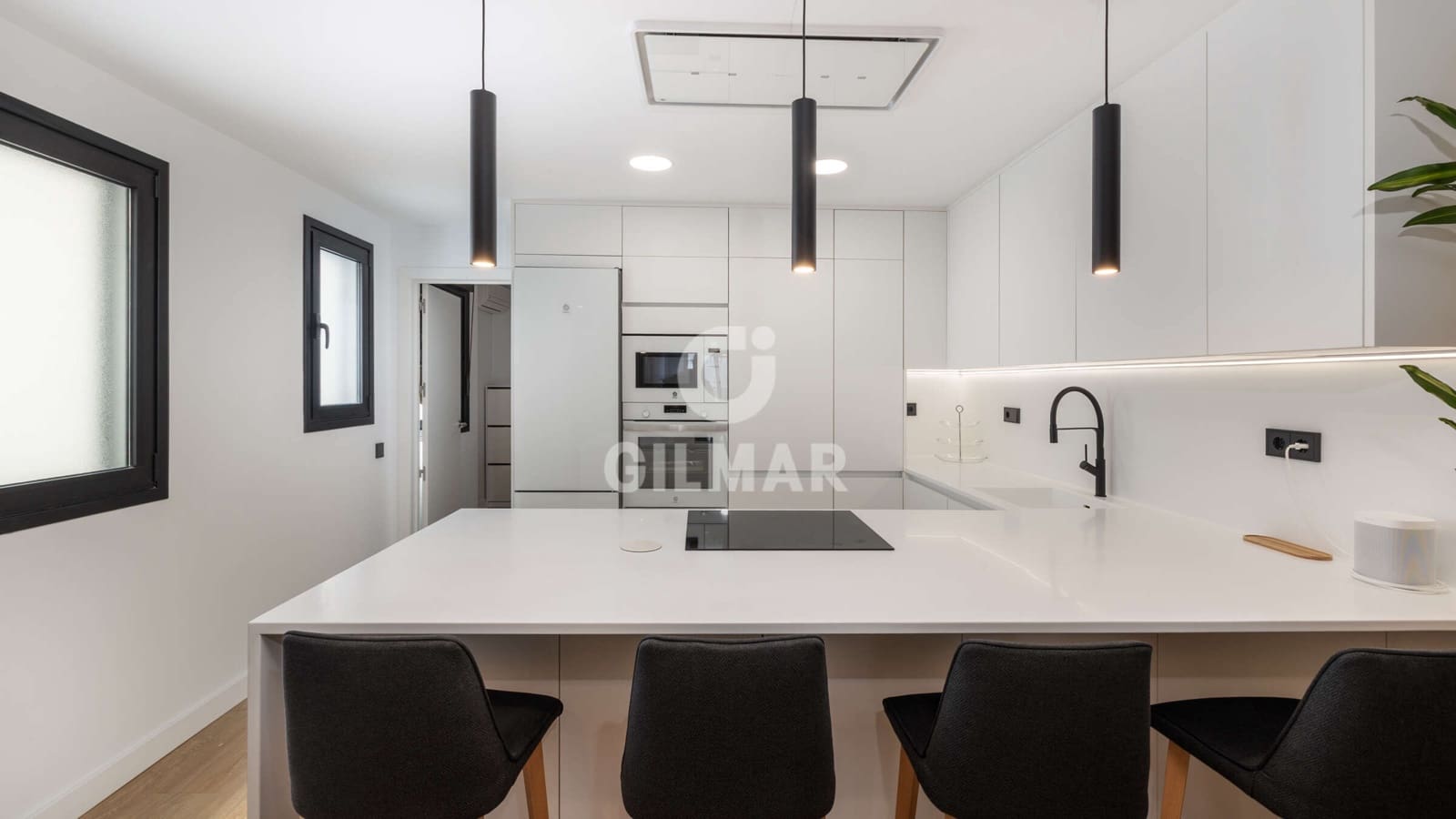 2 bedroom Penthouse for sale in Las Palmas de Gran Canaria - € 887,000 (Ref: 9936875)