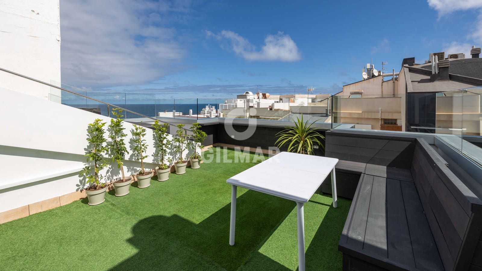 2 bedroom Penthouse for sale in Las Palmas de Gran Canaria - € 887,000 (Ref: 9936875)