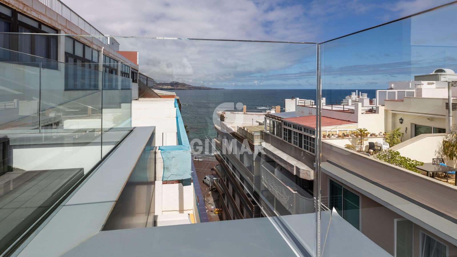 2 bedroom Penthouse for sale in Las Palmas de Gran Canaria - € 887,000 (Ref: 9936875)
