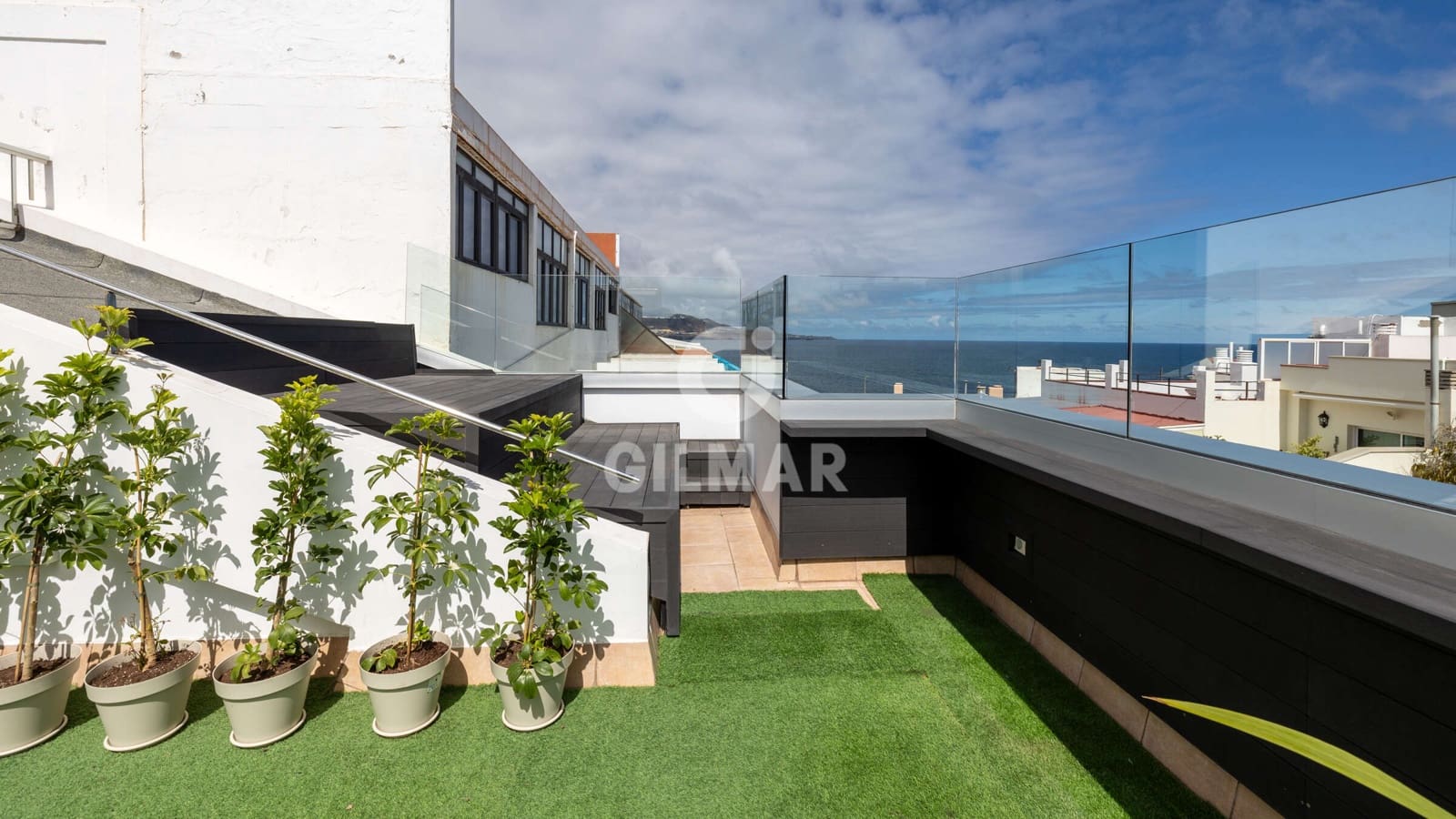 2 bedroom Penthouse for sale in Las Palmas de Gran Canaria - € 887,000 (Ref: 9936875)
