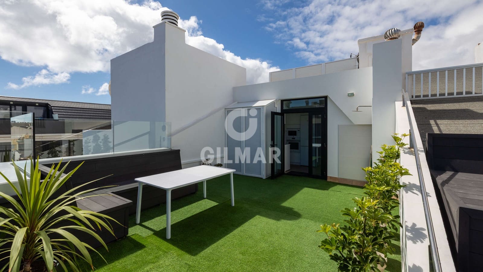 2 bedroom Penthouse for sale in Las Palmas de Gran Canaria - € 887,000 (Ref: 9936875)