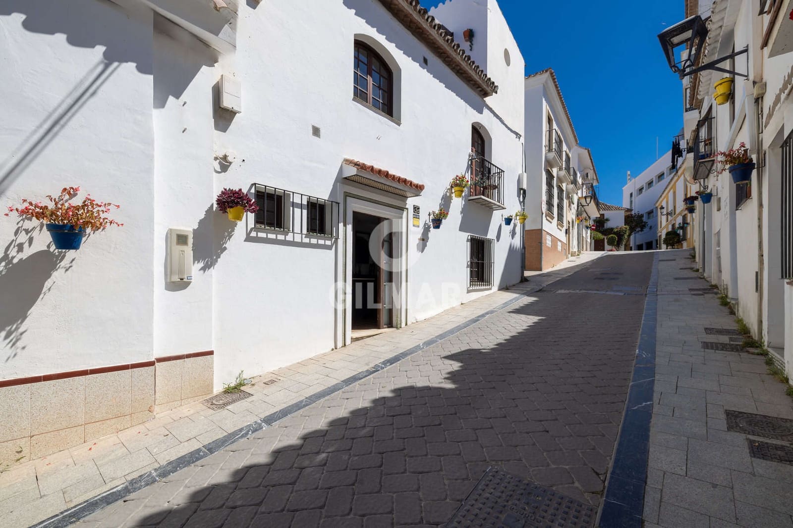 2 bedroom Semi-detached Villa for sale in Estepona - € 470,000 (Ref: 9937142)