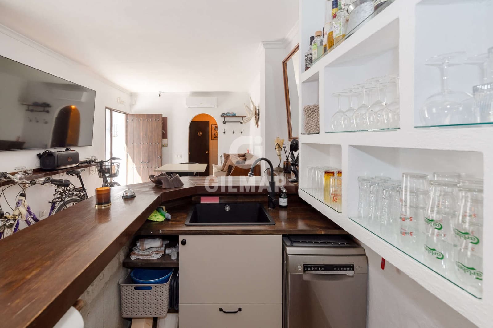 2 bedroom Semi-detached Villa for sale in Estepona - € 470,000 (Ref: 9937142)
