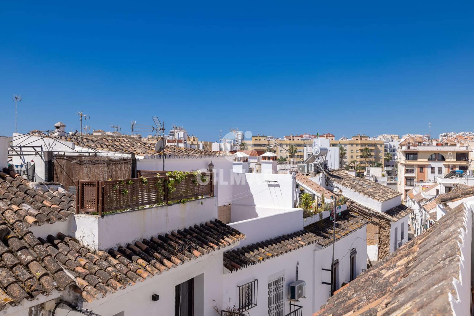 2 bedroom Semi-detached Villa for sale in Estepona - € 470,000 (Ref: 9937142)
