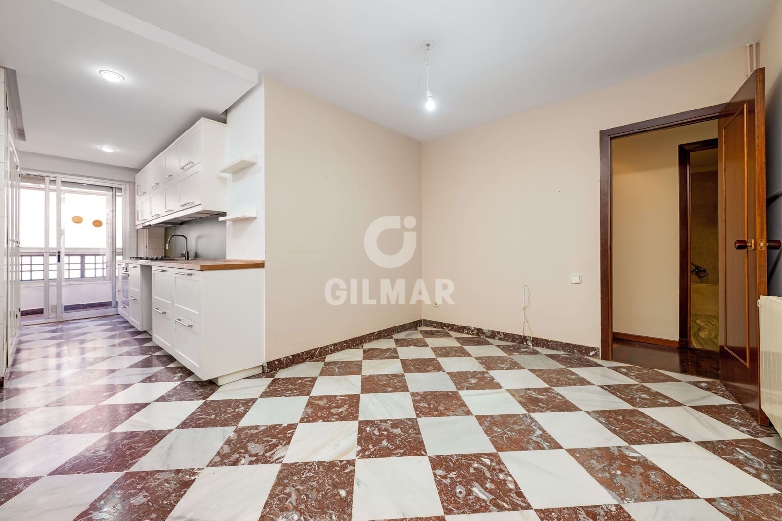 5 bedroom Flat for sale in Cadiz city with garage - € 850,000 (Ref: 9938724)