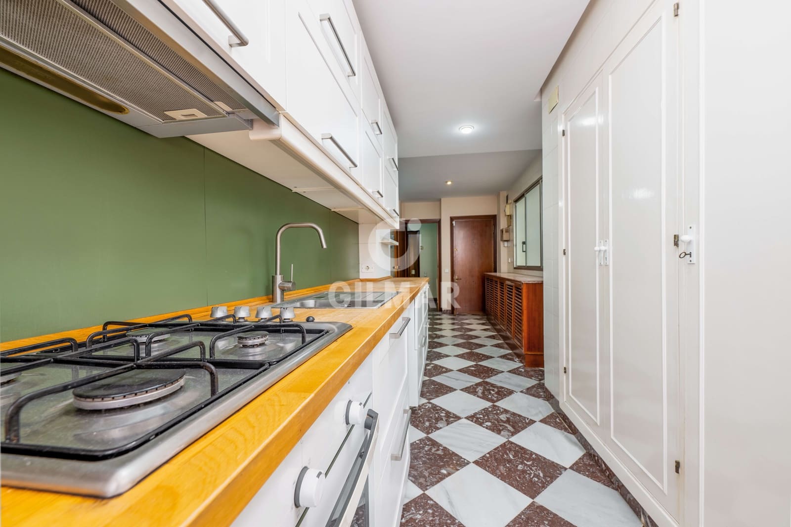 5 bedroom Flat for sale in Cadiz city with garage - € 850,000 (Ref: 9938724)