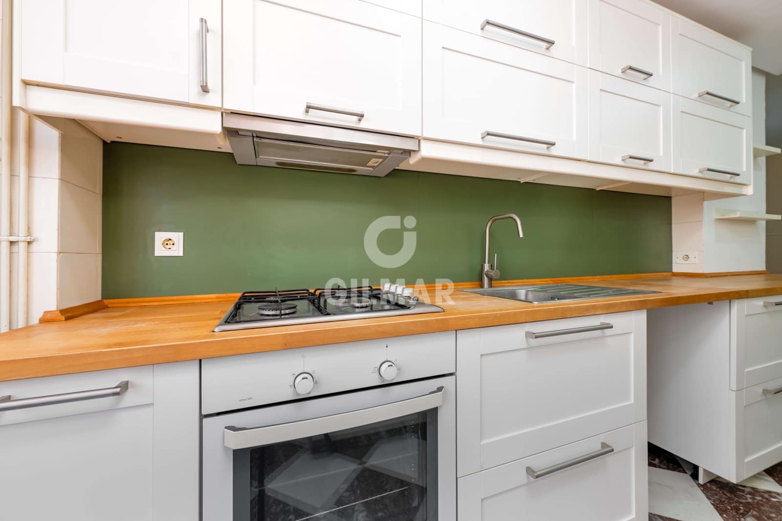 5 bedroom Flat for sale in Cadiz city with garage - € 850,000 (Ref: 9938724)