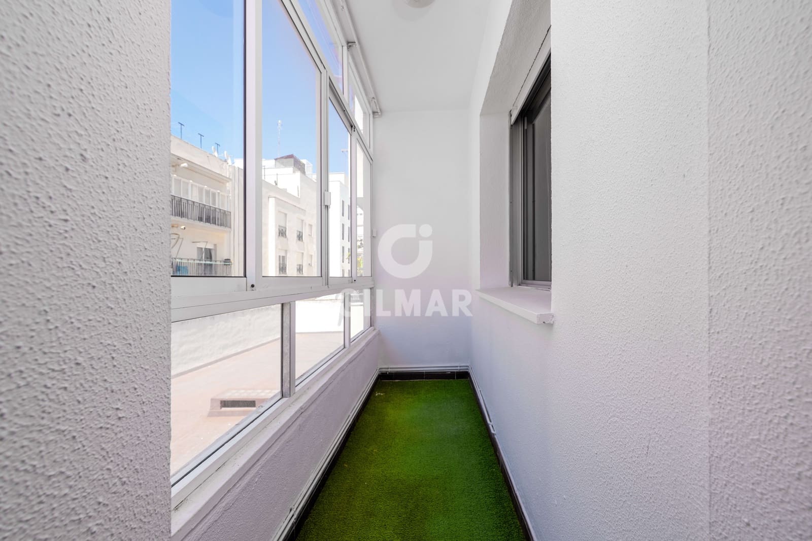 5 bedroom Flat for sale in Cadiz city with garage - € 850,000 (Ref: 9938724)