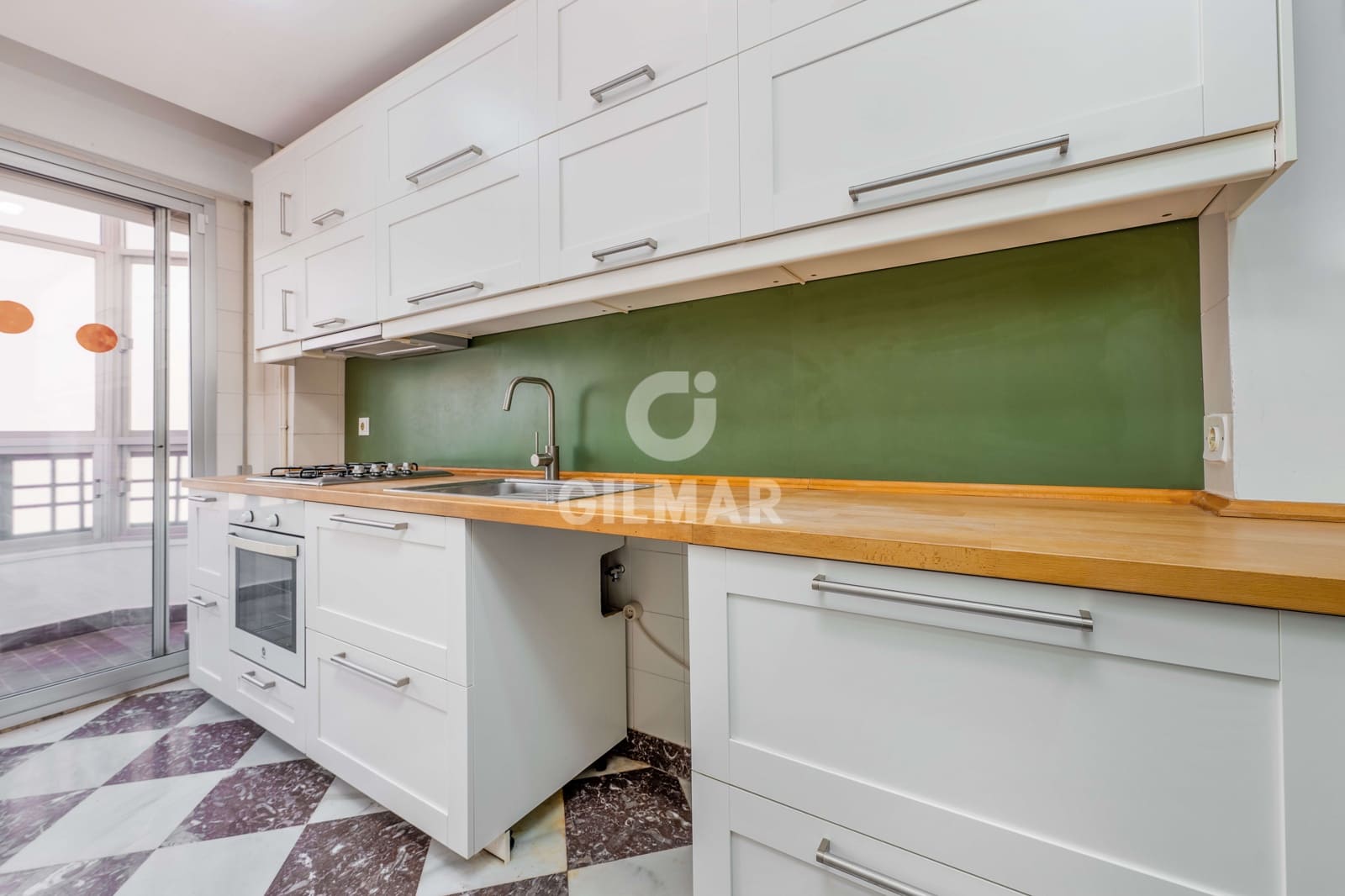 5 bedroom Flat for sale in Cadiz city with garage - € 850,000 (Ref: 9938724)