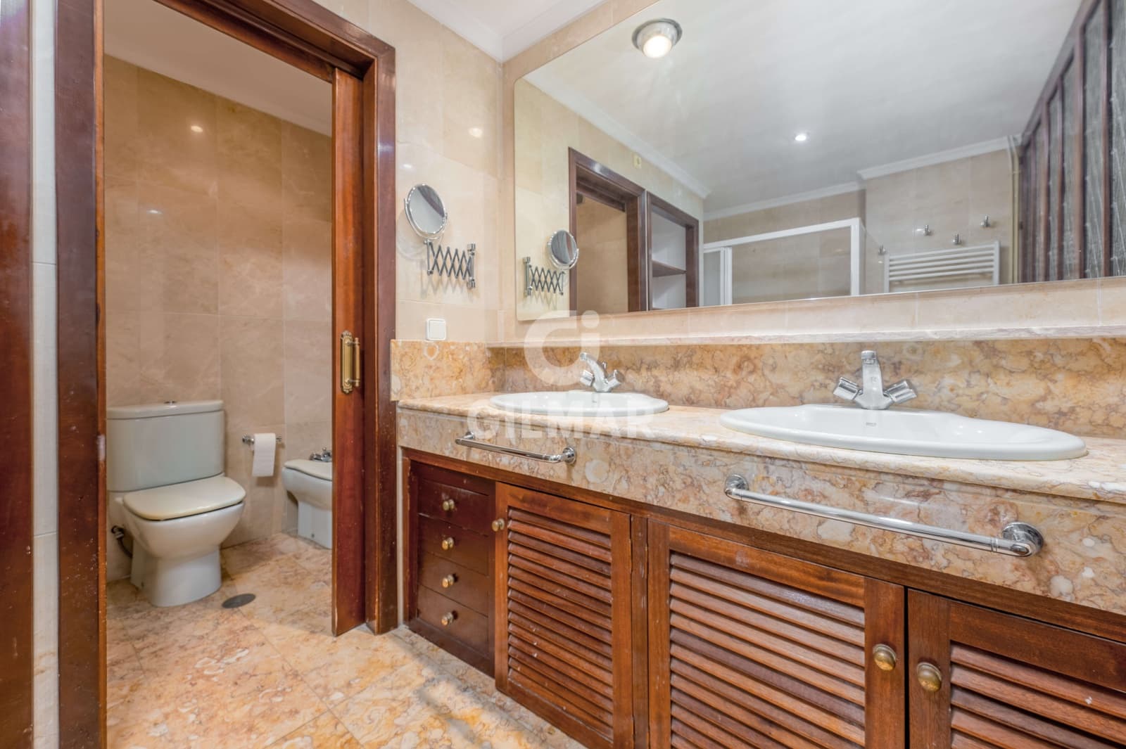 5 bedroom Flat for sale in Cadiz city with garage - € 850,000 (Ref: 9938724)