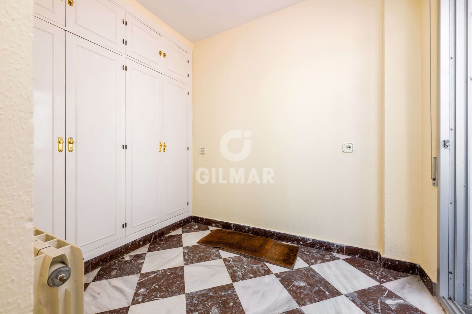 5 bedroom Flat for sale in Cadiz city with garage - € 850,000 (Ref: 9938724)