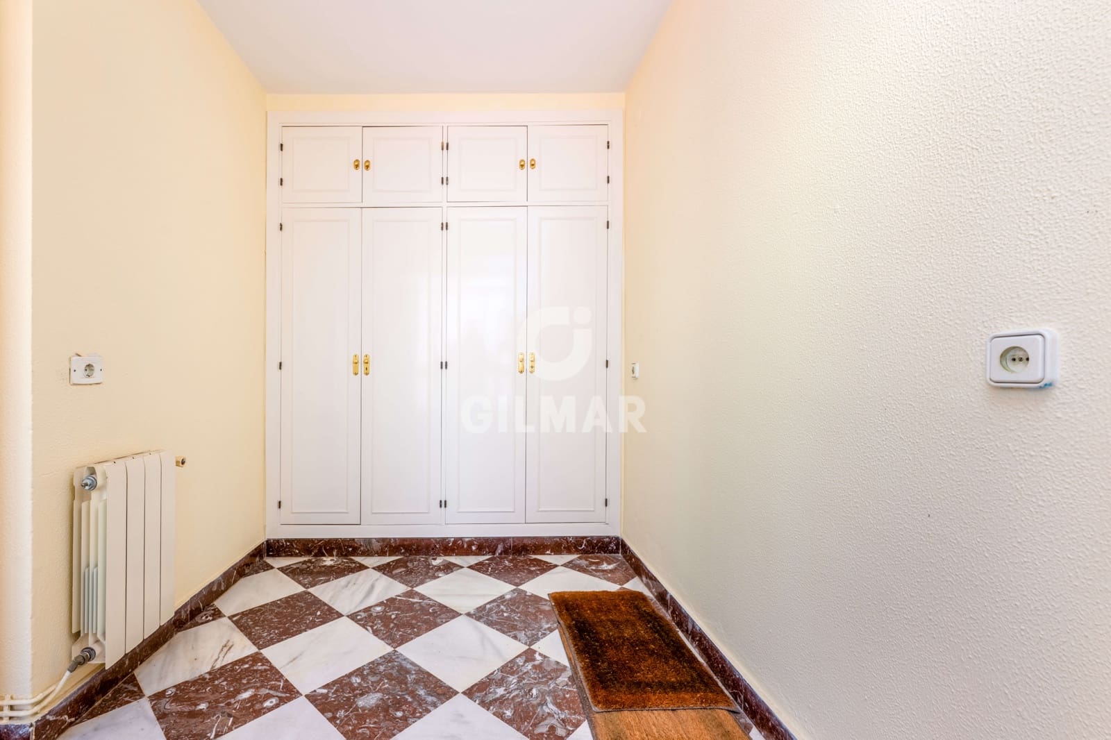 5 bedroom Flat for sale in Cadiz city with garage - € 850,000 (Ref: 9938724)