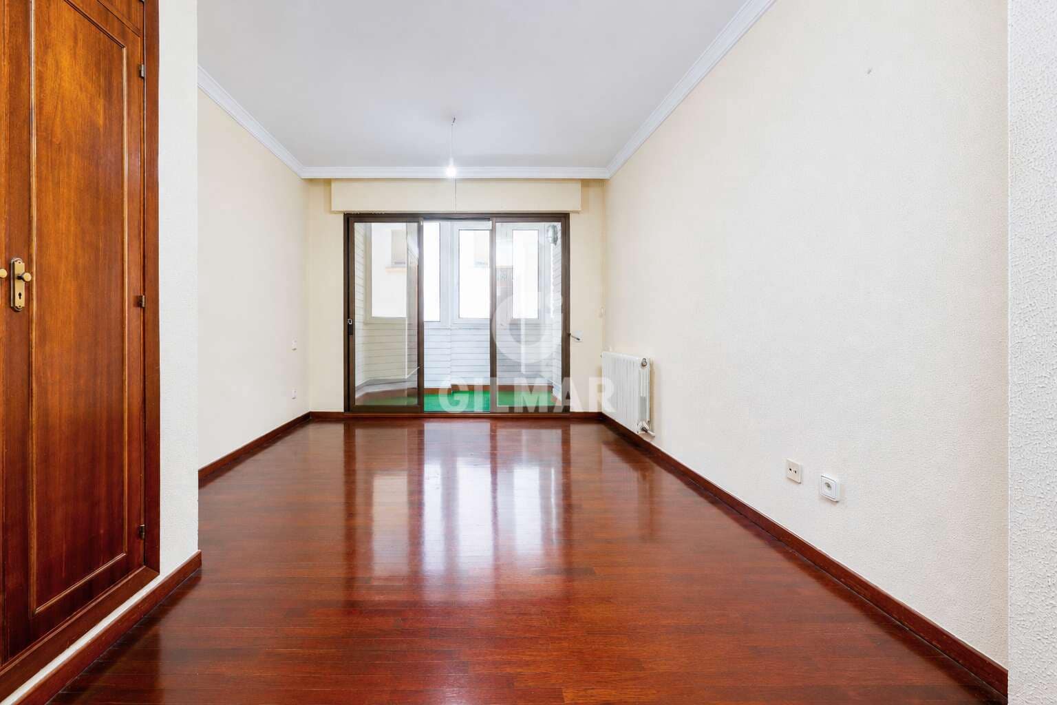 5 bedroom Flat for sale in Cadiz city with garage - € 850,000 (Ref: 9938724)